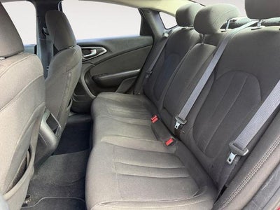 2015 Chrysler 200 4dr Sdn Limited FWD