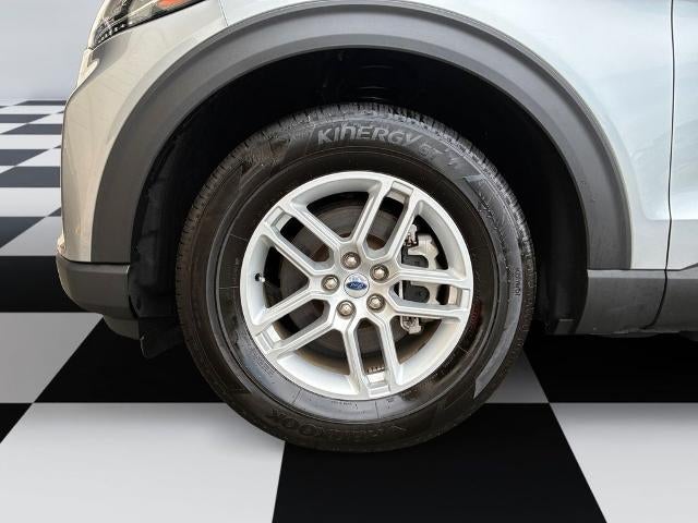2025 Ford Explorer Active RWD