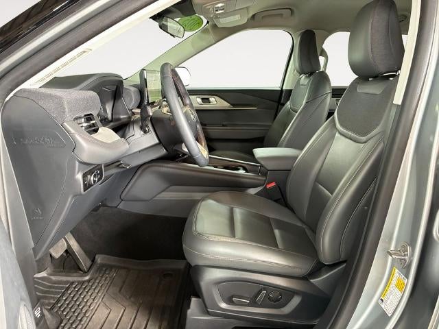 2025 Ford Explorer Active RWD