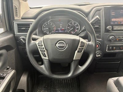 2024 Nissan Titan 4x4 Crew Cab SV