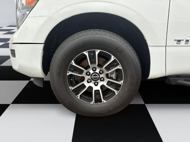 2024 Nissan Titan 4x4 Crew Cab SV