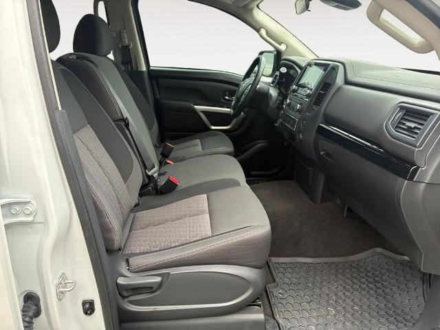 2024 Nissan Titan 4x4 Crew Cab SV