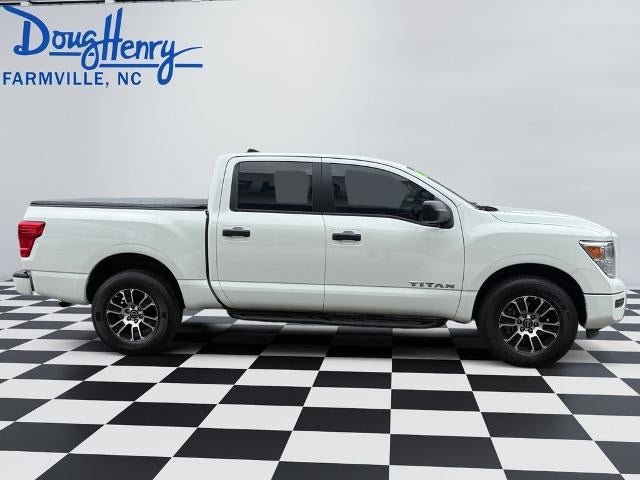 2024 Nissan Titan 4x4 Crew Cab SV