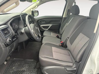 2024 Nissan Titan 4x4 Crew Cab SV