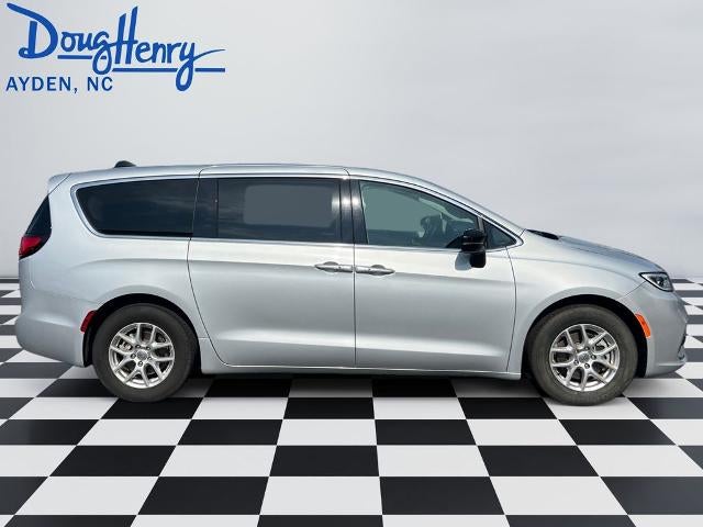 2024 Chrysler Pacifica Touring L FWD