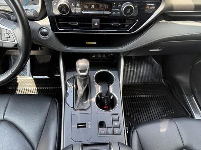 2023 Toyota Highlander Hybrid XLE AWD (Natl)