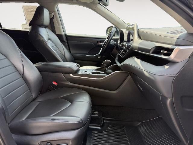 2023 Toyota Highlander Hybrid XLE AWD (Natl)
