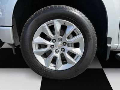 2022 Chevrolet Silverado 1500 Crew Cab Short Box 4-Wheel Drive Custom