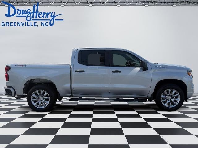 2022 Chevrolet Silverado 1500 Crew Cab Short Box 4-Wheel Drive Custom