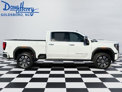 2025 GMC Sierra 2500 HD Crew Cab Standard Box 4-Wheel Drive Denali