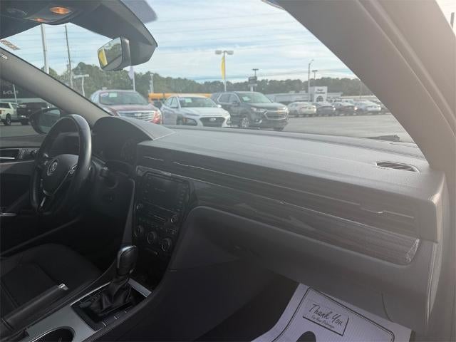 2021 Volkswagen Passat 2.0T R-Line Auto