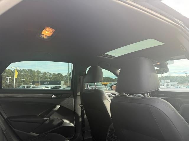 2021 Volkswagen Passat 2.0T R-Line Auto