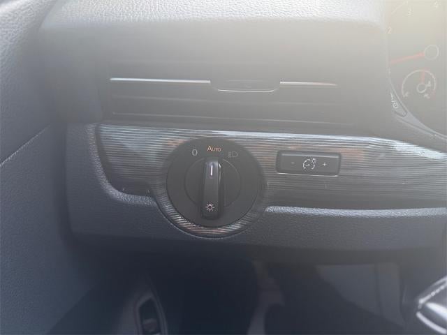 2021 Volkswagen Passat 2.0T R-Line Auto