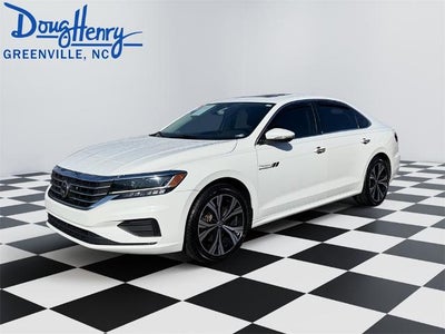 2022 Volkswagen Passat 2.0T SE Auto
