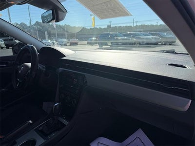 2022 Volkswagen Passat 2.0T SE Auto