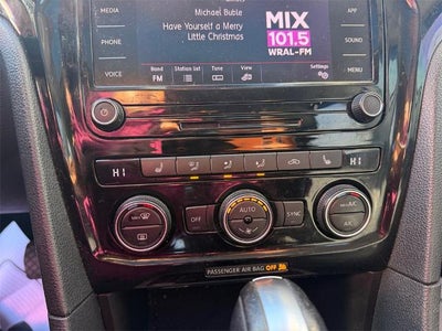 2022 Volkswagen Passat 2.0T SE Auto