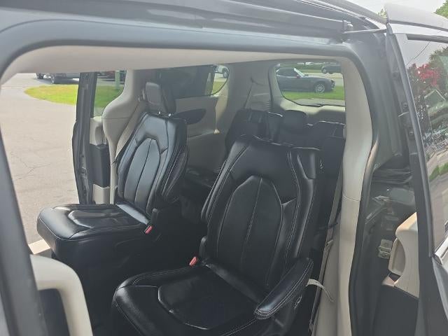 2022 Chrysler Pacifica Touring L FWD