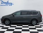 2022 Chrysler Pacifica Touring L FWD