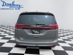 2022 Chrysler Pacifica Touring L FWD
