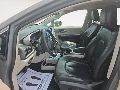 2022 Chrysler Pacifica Touring L FWD