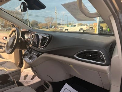 2020 Chrysler Pacifica Limited FWD