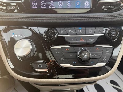 2020 Chrysler Pacifica Limited FWD