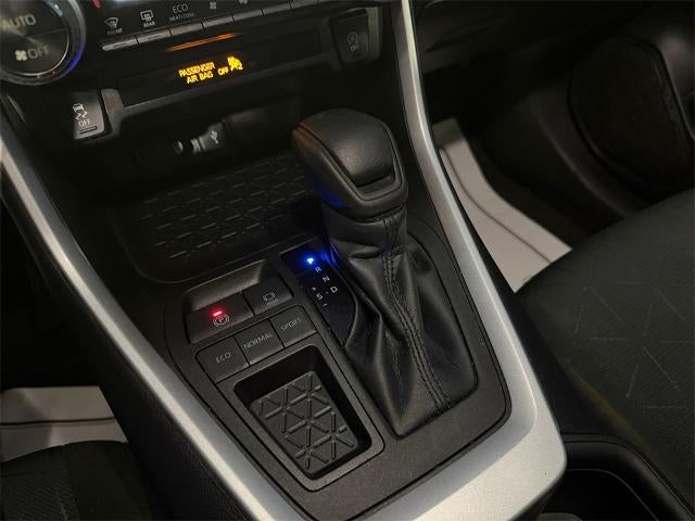 2022 Toyota RAV4 XLE FWD (GS)