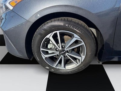 2023 Kia Forte LXS IVT