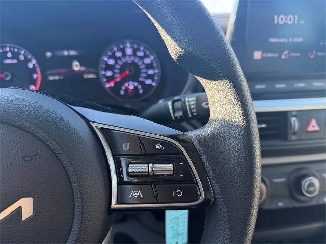 2023 Kia Forte LXS IVT