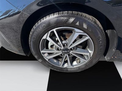 2024 Kia Forte LXS IVT