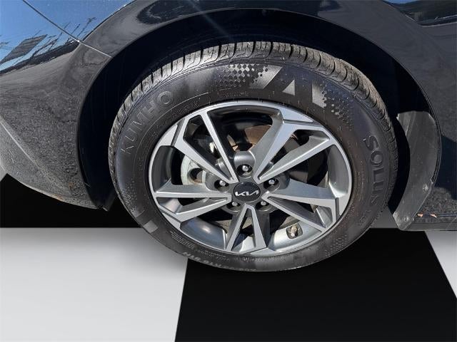 2024 Kia Forte LXS IVT