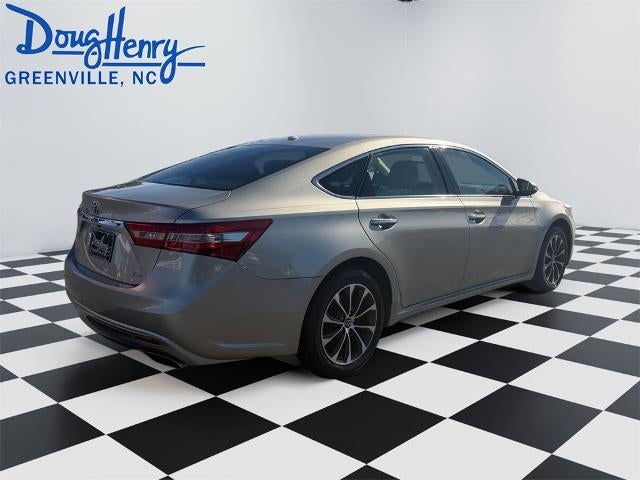 2017 Toyota Avalon XLE (SE)