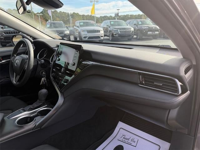 2023 Toyota Camry LE Auto (SE)