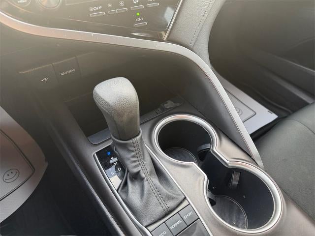 2023 Toyota Camry LE Auto (SE)