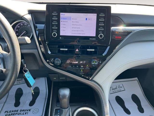 2023 Toyota Camry LE Auto (SE)