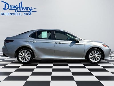 2023 Toyota Camry LE Auto (SE)
