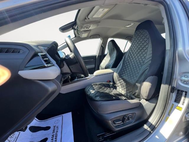 2023 Toyota Camry LE Auto (SE)