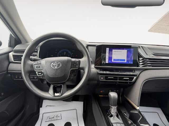 2025 Toyota Camry LE (SE)