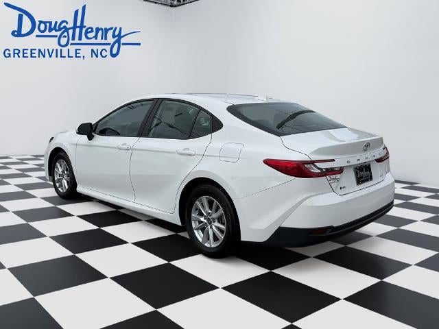2025 Toyota Camry LE (SE)