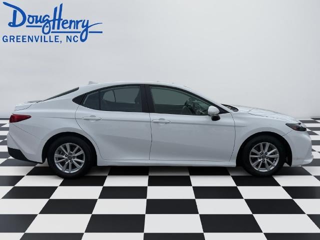 2025 Toyota Camry LE (SE)