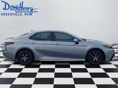 2023 Toyota Camry SE Auto (SE)