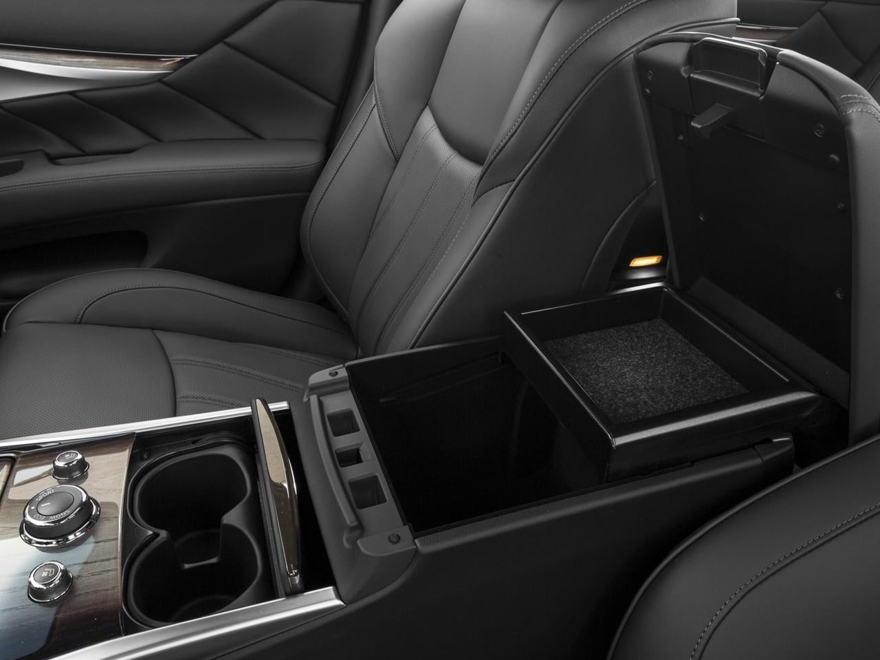2016 INFINITI Q70L 3.7 AWD