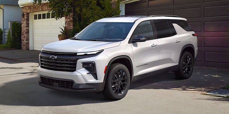 2024 Chevrolet Traverse front view