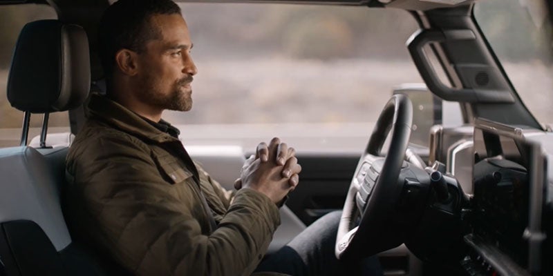 2024 GMC Hummer EV Pickup steering wheel