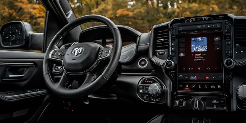 2023 ram 1500 interior dash img